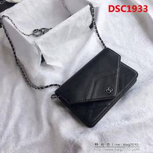 香奈兒CHANEL 33814 2018最新爆款拼色發財包媲美專櫃羊皮鏈條小包 DSC1933