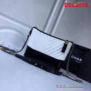 香奈兒CHANEL2018年新款V格 Chanel Gabrielle 黑配白鏈條流浪包 DSC2070