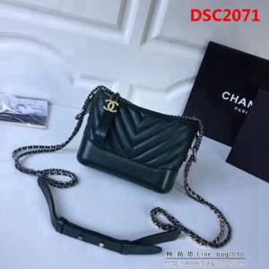 香奈兒CHANEL2018年新款V格 Chanel Gabrielle 墨綠色鏈條流浪包 DSC2071