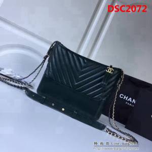 香奈兒CHANEL2018年新款V格 Chanel Gabrielle 墨綠色鏈條流浪包 DSC2072