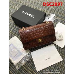 香奈兒CHANEL 棗紅色A01112新款經典CF小牛皮壓花鱷魚紋時尚單肩鏈條口蓋包 DSC2097