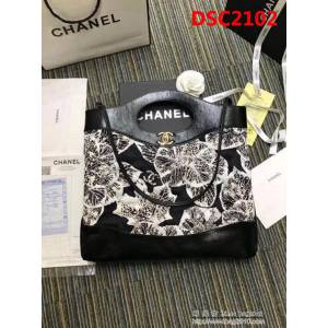 香奈兒CHANEL A57977 2018新款小牛漆皮手提單肩31大號購物包 DSC2102