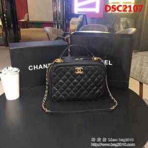 香奈兒CHANEL 57906 正品開發2018新款化妝包手提肩背鏈條包 DSC2107