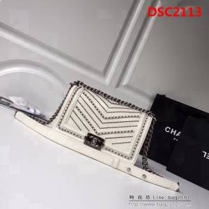 香奈兒CHANEL 米白色2018FW款皺紋小牛皮編織V線鏈條單肩斜挎包 DSC2113