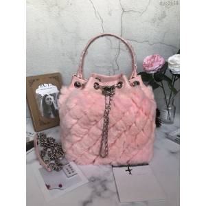 Chanel女包 A69900 香奈兒水桶包 粉色卡兔毛 Chanel時尚女包 Chanel新款肩背包  djc3543
