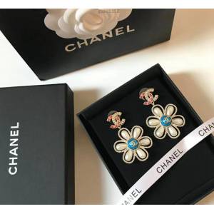 chanel耳環 小香19春季新款 純銀針 花朵樹脂耳釘 水鑽耳環  gzsc1358