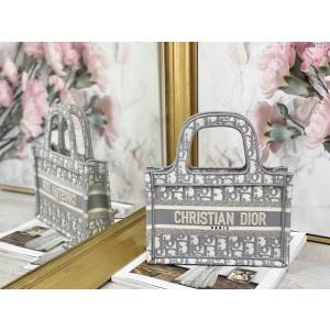 Dior女包 迪奧Book Tote灰帆布托特包手袋 Dior刺繡購物袋  dfk1523