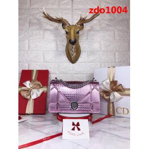 DIOR迪奧 藤格紋系列 原版皮 市場最火爆款 鏈條斜挎包  zdo1004