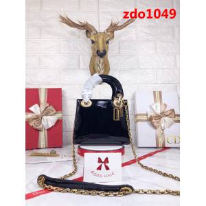 DIOR迪奧 黑色鏡面搭配金色金屬 時尚百搭 鏈條手提斜挎包  zdo1049
