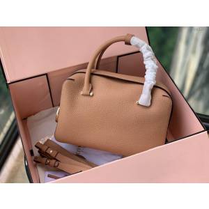 DELVAUX女包 標誌性包款 旋轉拎著提把D扣環 德爾沃女手提包 CL0028 奶茶色 Delvaux信封袋  fcs1260