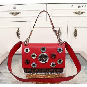 FENDI芬迪 專櫃 2018最新款 Kani 鏤空系列 手袋包 可手提可斜挎  fd1088