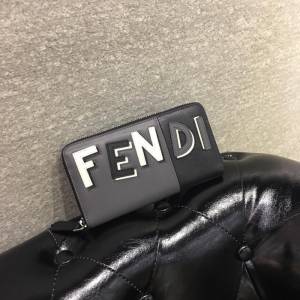 FENDI芬迪 小牛皮 手工縫製 多卡位 小怪獸潮人錢包  fd1151