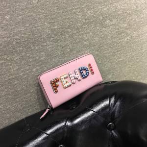 FENDI芬迪 小牛皮 手工縫製 多卡位 小怪獸潮人錢包  fd1158