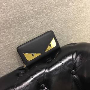 FENDI芬迪 小牛皮 手工縫製 多卡位 小怪獸潮人錢包  fd1161
