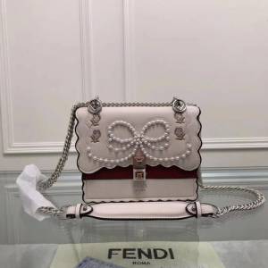 FENDI芬迪 2018早春新款 鑲嵌珍珠斜挎包 8815  fd1238