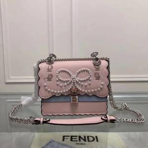 FENDI芬迪 2018早春新款 鑲嵌珍珠斜挎包 8815  fd1240