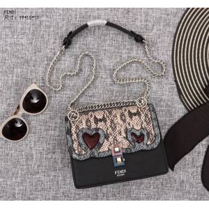 FENDI芬迪 小號Fendi 8809 2018春夏新款 情人節禮物 KAN I LOGO牛皮手袋  fd1298