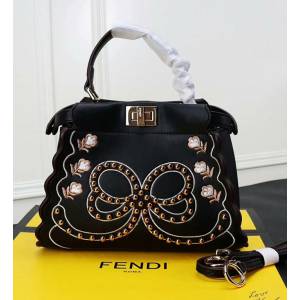 FENDI芬迪 New Fendi 18 秋冬走秀最新款 小型手提包 F0497012  fd1302