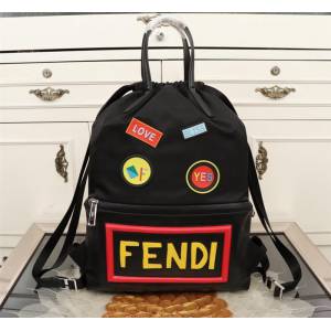 FENDI芬迪 原單新款 FENDI 2017年時尚走秀款 男士背包 兩用款 可雙肩背 可手提  fd1336