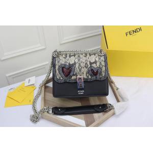 FENDI芬迪 小號 Fendi 8809 2018春夏新款 情人節禮物KAN I LOGO牛皮手袋 可斜背或手拿  fd1343