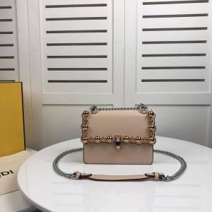 FENDI芬迪 小號 Fendi 2018 秋冬新款 Kani翻蓋式手袋 可斜背亦可手提 088  fd1466