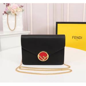 FENDI芬迪 新款 時尚百搭 鏈條斜挎包 也可以當手抓包  fd1914