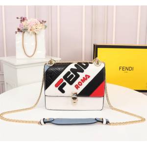 FENDI芬迪 小號 最新FENDI MANIA膠囊系列 撞色皮拼接裝飾 個性LOGO大印花 手提肩背包  fd1956
