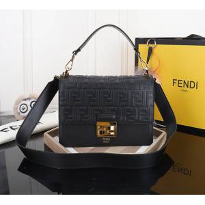 FENDI芬迪 新款 原版牛皮 原版五金 時尚女包 可斜背或手拿 5577  fd1973