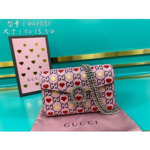 Gucci古馳包包 G家新款女包 款號:401231 古奇粉色愛心鏈條單肩斜挎女包  gdj1295