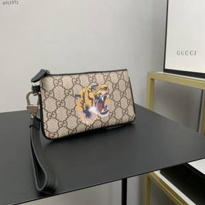 Gucci顶级男女包包 古驰GG Supreme王虎印花手拿包 522866  gdj1571
