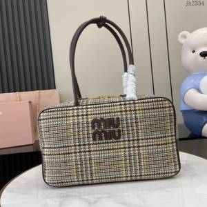 miumiu專櫃繆繆最新款原廠羊毛千鳥格公事包 jh2334型號：5bb117，5bb163