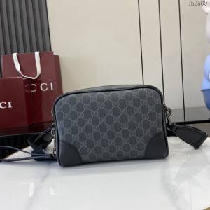 Gucci專櫃古馳最新款Emblem系列男士單肩斜挎包 jh2589型號：821155
