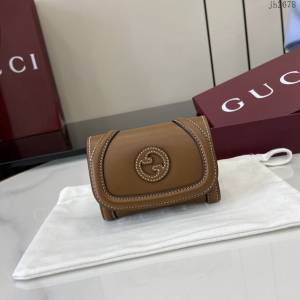 Gucci專櫃古馳最新款圓形互扣式雙G標識卡片夾卡包零錢包 jh2678型號：818811