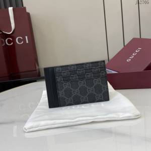 Gucci專櫃古馳最新款Emblem系列經典圖案卡包男士卡片夾 jh2705型號：821208