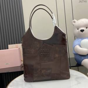 MIU MIU專櫃繆繆最新款hobo托特拼貼腋下包 jh2741型號：5BG231