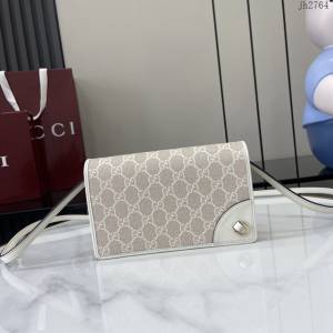 Gucci專櫃古馳最新款Emblem系列肩背包女士斜挎小包 jh2764型號：820688