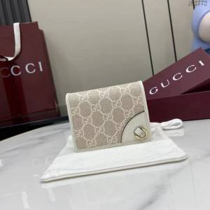 Gucci專櫃古馳最新款短夾錢包翻蓋短錢夾 jh2772型號：820692