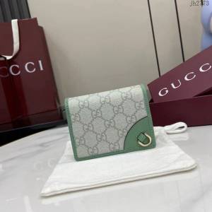 Gucci專櫃古馳最新款短夾錢包翻蓋短錢夾 jh2773型號：820692