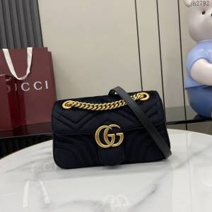 Gucci專櫃古馳最新款Marmont系列絎縫迷你手袋原廠皮鏈條女士挎包 jh2792型號：446744
