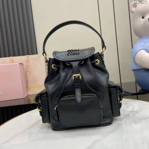 MIU MIU專櫃繆繆最新款背包女士手提雙肩包 jh2822型號：5BZ043