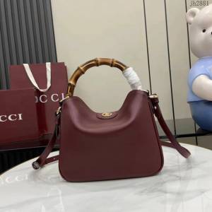 Gucci專櫃古馳最新款Diana肩背包竹節提手全皮女包 jh2881型號：799865