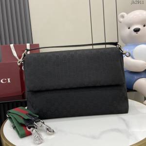 Gucci專櫃古馳2025春夏系列最新款男士手袋手提肩背包 jh2911型號：821616