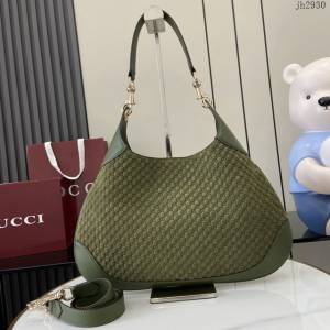 Gucci專櫃古馳最新款Body雙鎖扣肩背包 jh2930型號：834981