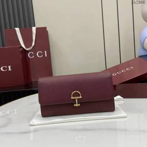 Gucci專櫃古馳最新款Softbit系列大號半馬銜扣翻蓋長錢包 jh2966型號：828147