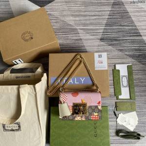 Gucci新款包包 古馳百搭款鏈條小斜挎包 Gucci經典方鎖包 409487  ydg3069