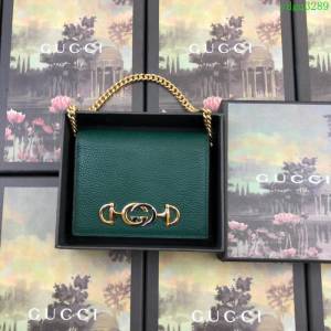 GUCCI古馳錢包 2019新款 Zumi系列 粒面皮革 精卡包 互扣式G馬銜扣 可拆卸鏈條 女款短錢包 570660 綠色  ydgq3289