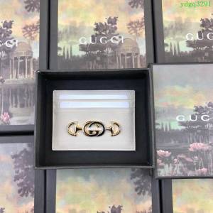 GUCCI古馳錢包 2019新款 Zumi系列 粒面皮革 互扣式G馬銜扣 卡包 570679 米白  ydgq3291