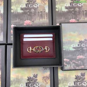 GUCCI古馳錢包 2019新款 Zumi系列 粒面皮革 互扣式G馬銜扣 卡包 570679 棗紅  ydgq3292