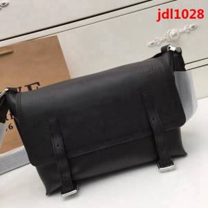 LOEWE羅意威 專櫃同步 經典百搭 明星同款 Military Messenger 信使包 0169 男女同款  jdl1028