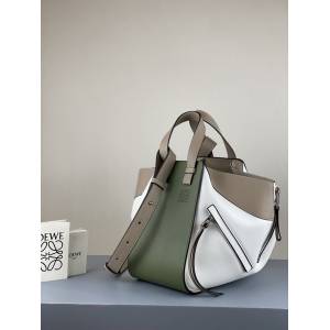 LOEWE包包 羅意威小號hammock拼接手挽肩背斜挎包包  tcl1287